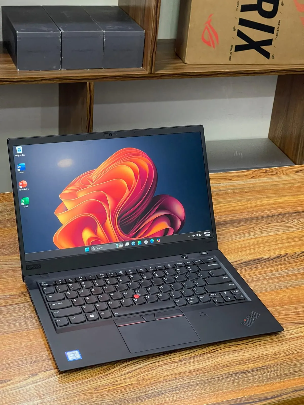 Lenovo Thinkpad X1 carbon Corei7 - 8Gen 16 GB RAM 256Gb SSD