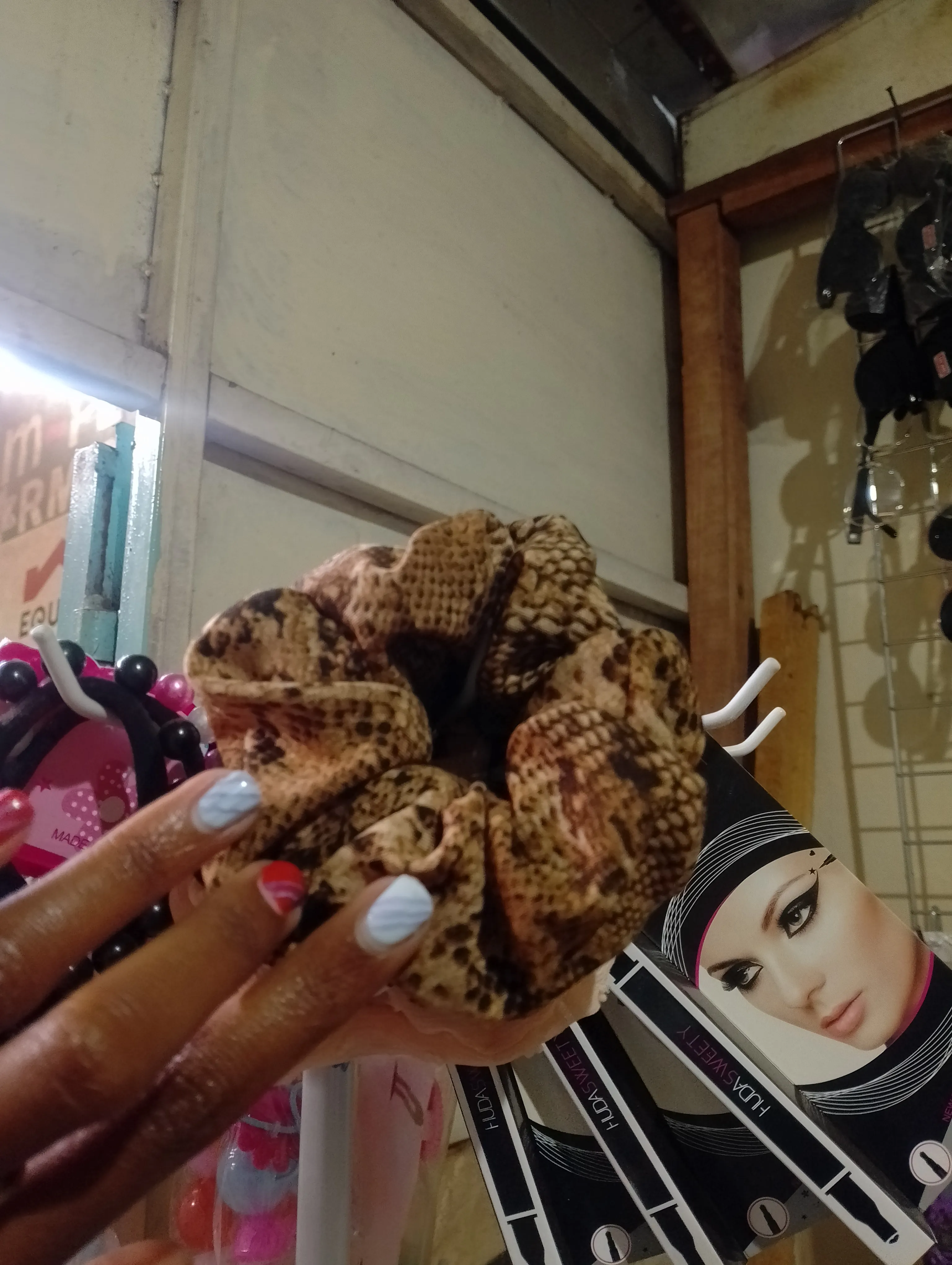 Hair scrunchie