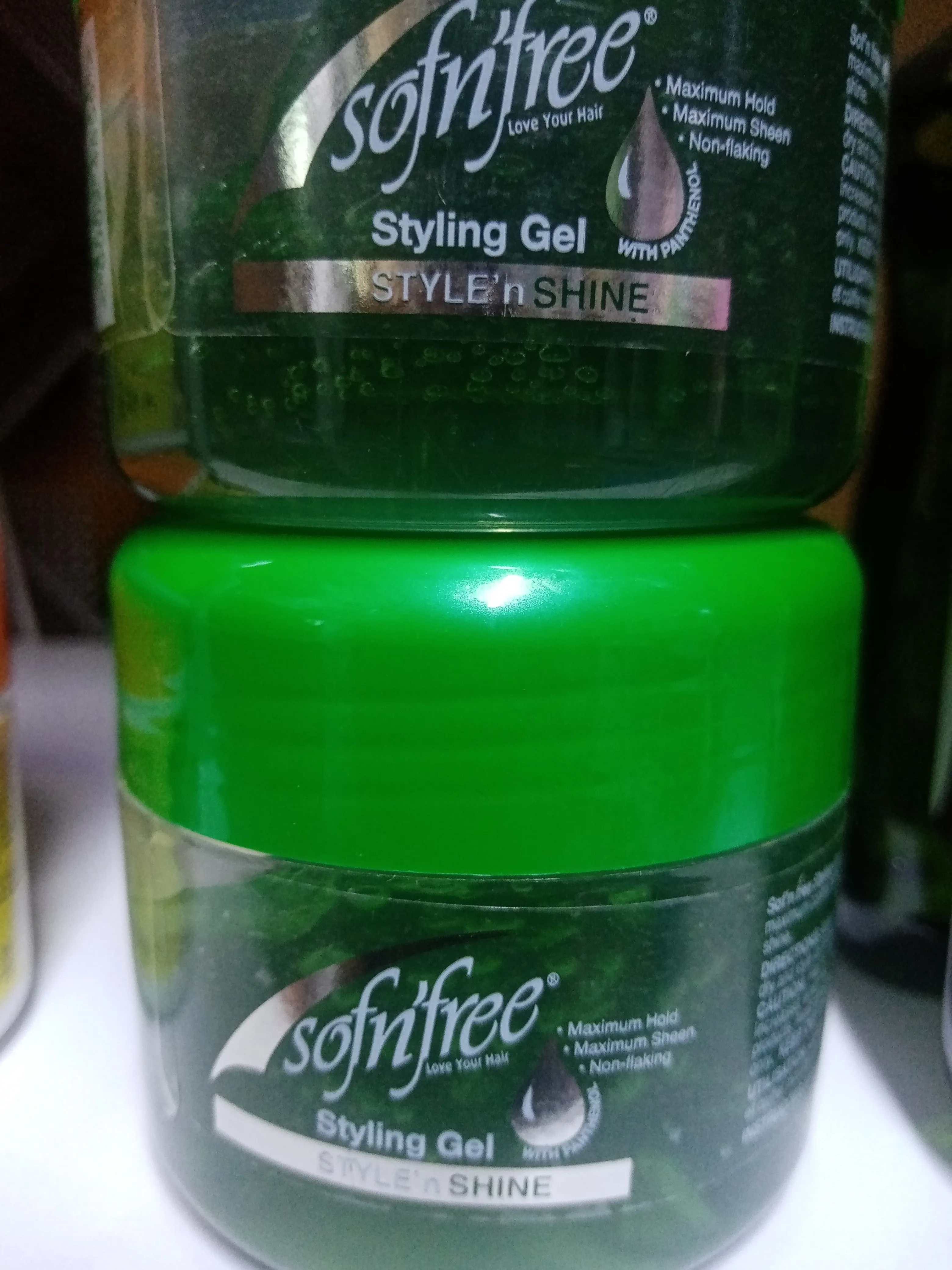 Soft $ free styling gel