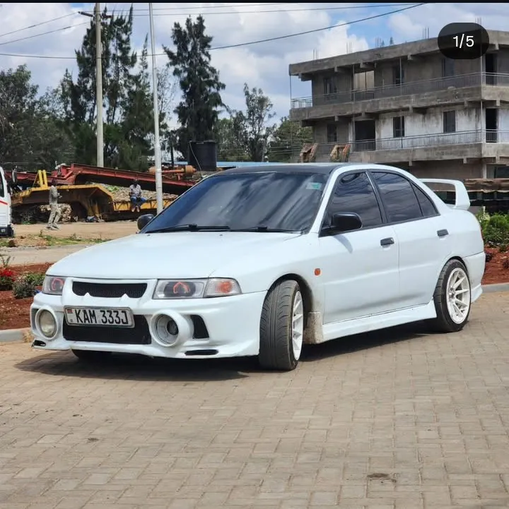 Mitsubishi lancer Evo 5